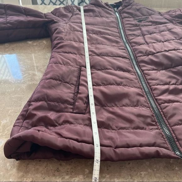 Reebok women’s burgandy quilted jacket 2 pockets size small - Picture 10 of 12